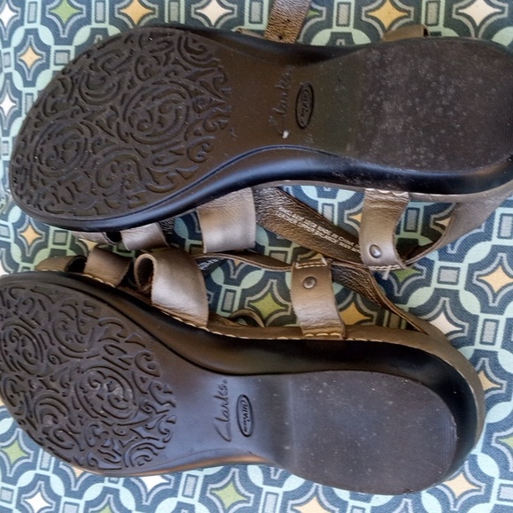 CLARKS BrONZE LEATHER SANDALS - Picture 4 of 4